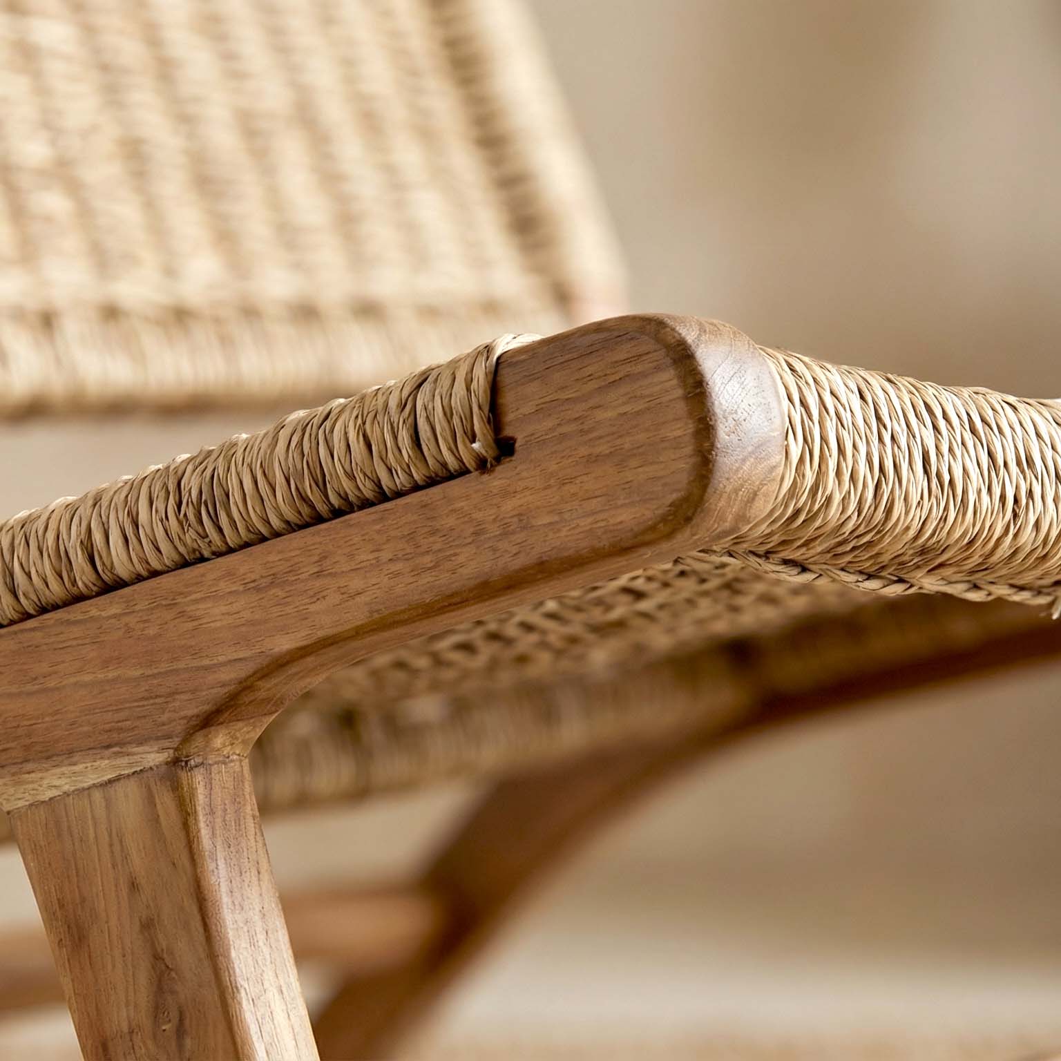 HALF MOON Teak Lounge Chair | Handcrafted Luxury Seating