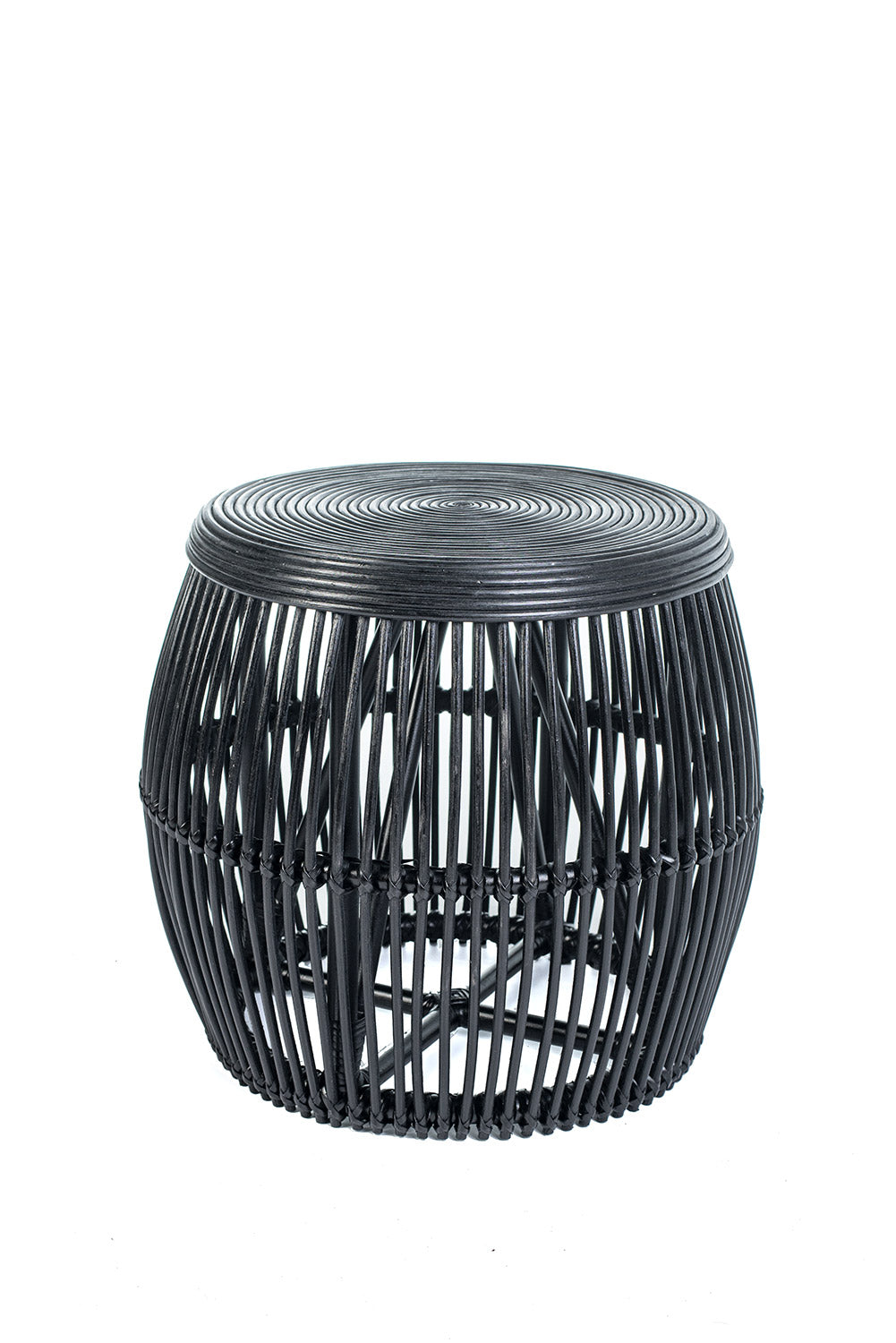 A round black coffee table made of natural rattan, with a geometric pattern, placed against a white background.