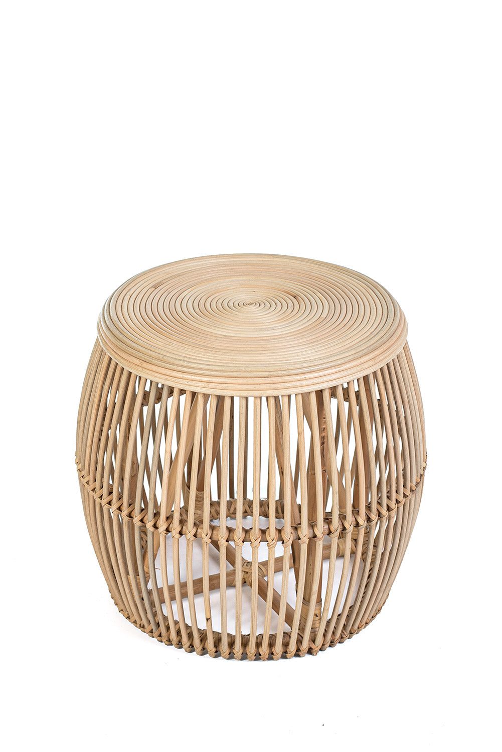 A round natural coffee table made of natural rattan, with a geometric pattern, placed against a white background.