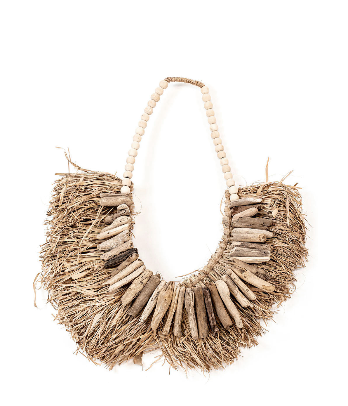 A natural-colored wall decoration featuring sea grass and small wooden details, with a beige background.